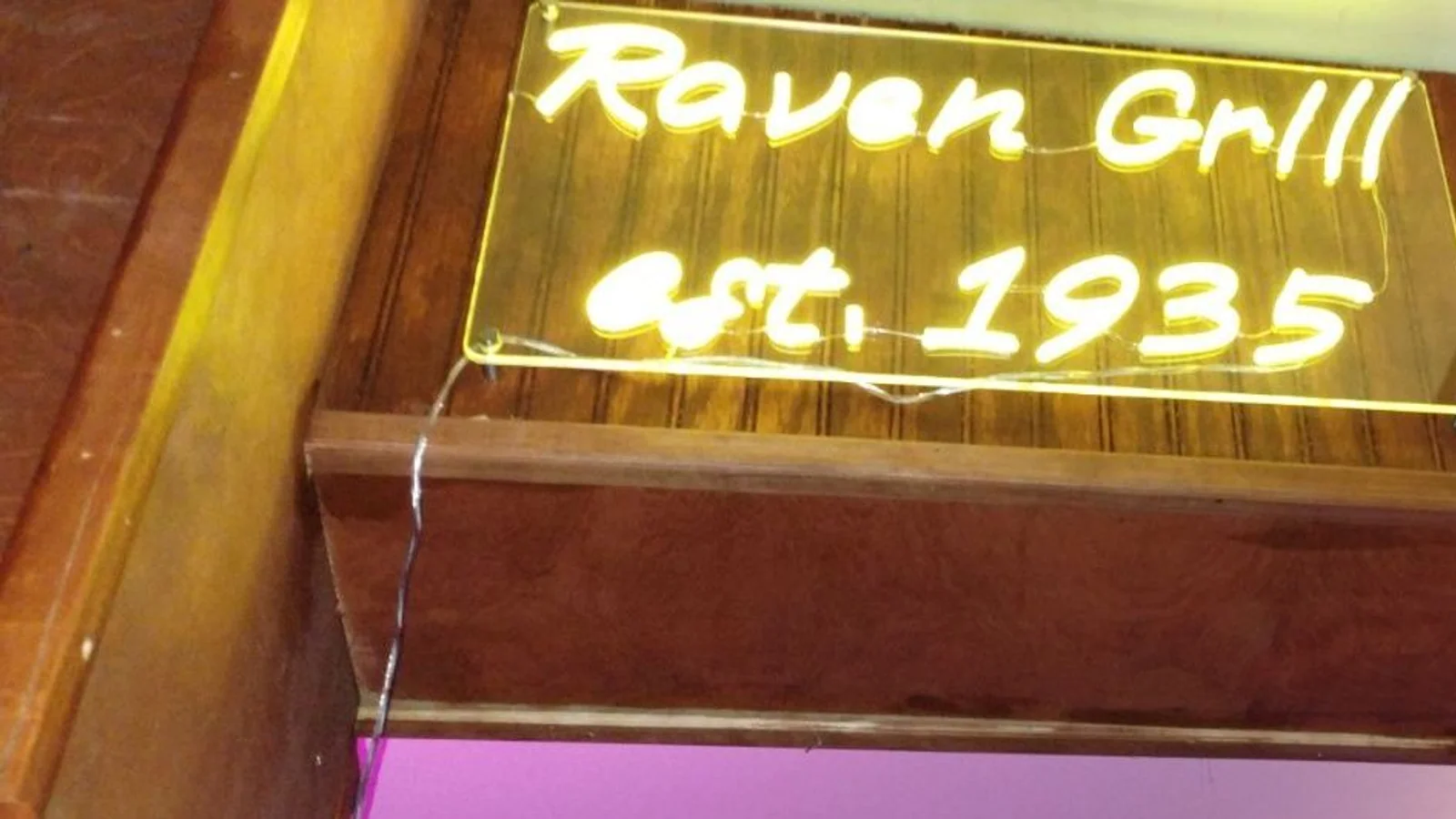 Raven Grill cover